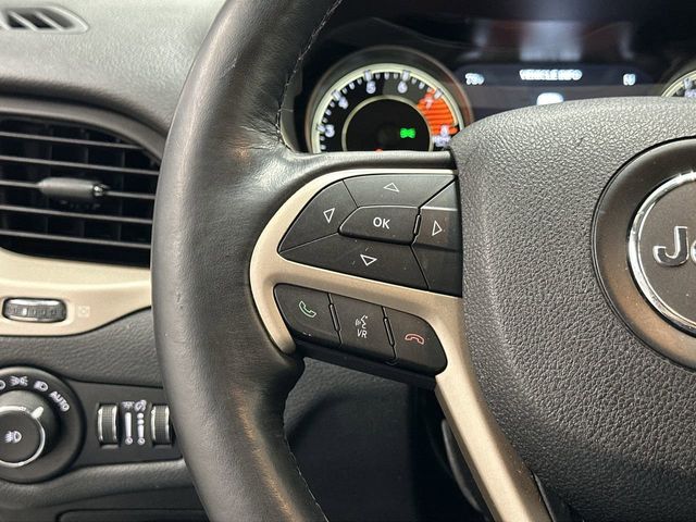 Thumbnail: 2016 Jeep Cherokee - 23