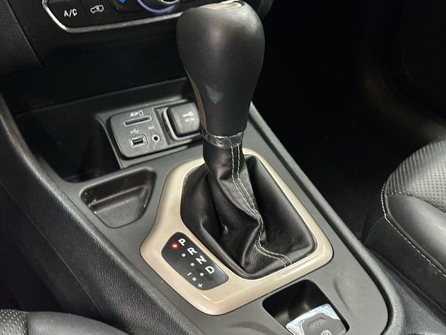 Thumbnail: 2016 Jeep Cherokee - 12