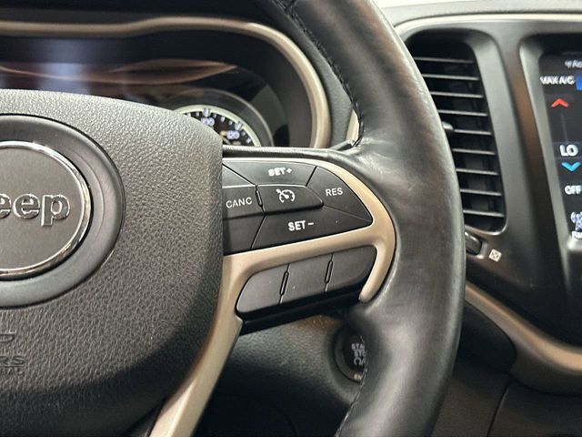 Thumbnail: 2016 Jeep Cherokee - 24