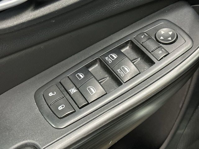 Thumbnail: 2016 Jeep Cherokee - 26