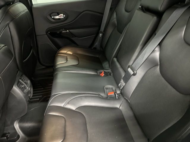 Thumbnail: 2019 Jeep Cherokee - 8