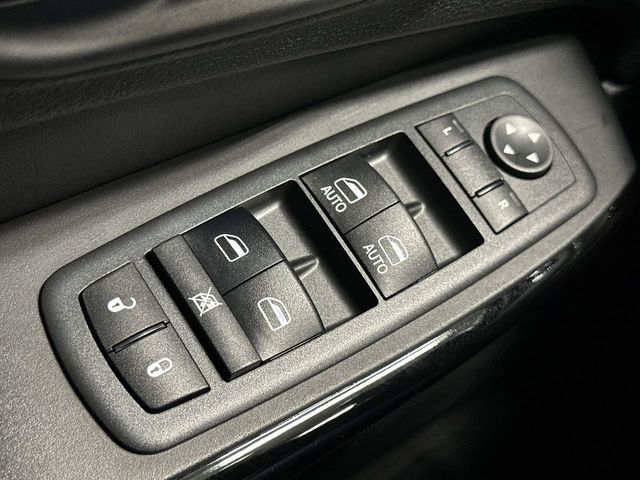 Thumbnail: 2019 Jeep Cherokee - 25