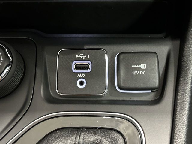Thumbnail: 2019 Jeep Cherokee - 28