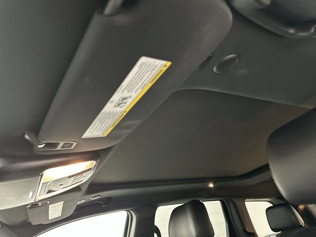 Thumbnail: 2019 Jeep Grand Cherokee - 32