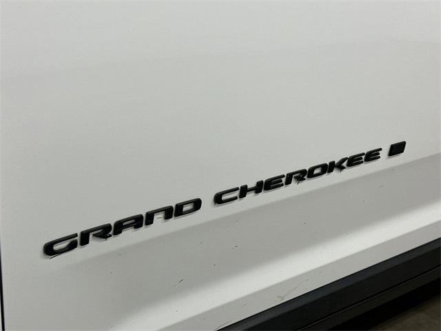 Thumbnail: 2023 Jeep Grand Cherokee L - 4