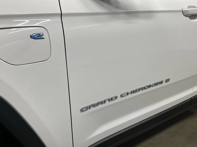 Thumbnail: 2024 Jeep Grand Cherokee - 4