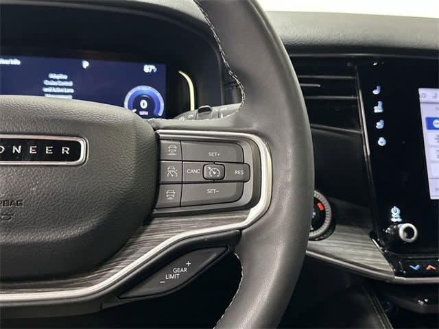 Thumbnail: 2023 Jeep Wagoneer - 22