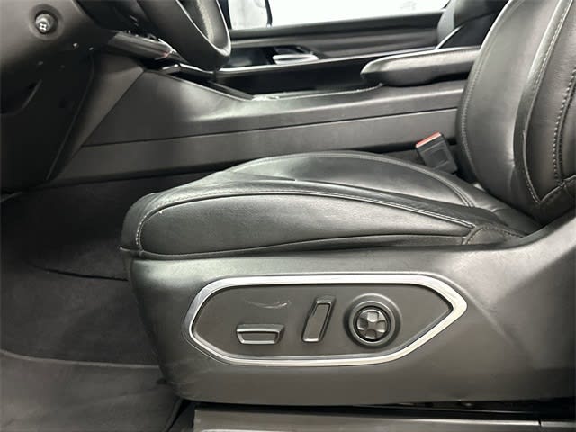 Thumbnail: 2023 Jeep Wagoneer - 30