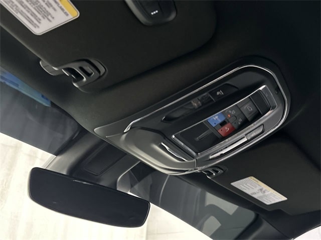 Thumbnail: 2023 Jeep Wagoneer - 25