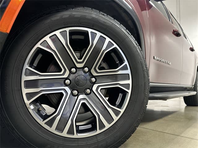 Thumbnail: 2023 Jeep Wagoneer - 5