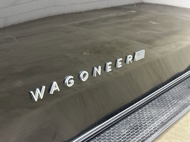 Thumbnail: 2022 Jeep Wagoneer - 4