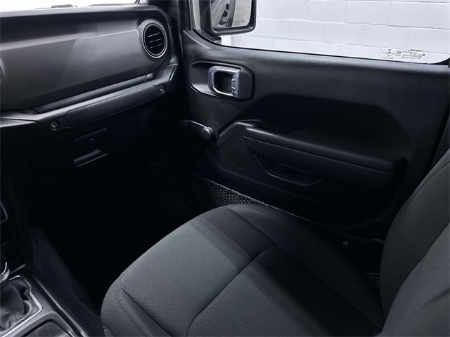 2022 Jeep Gladiator Sport 21