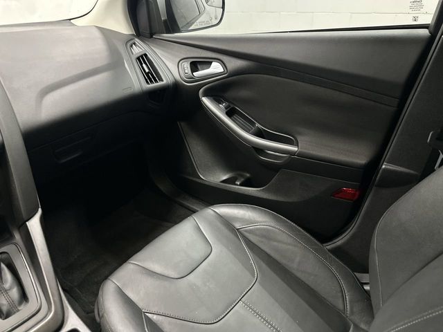 Thumbnail: 2016 Ford Focus - 20