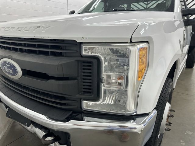 Thumbnail: 2017 Ford F-350 - 29