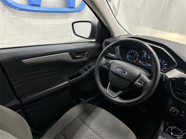 2022 Ford Escape SE 2