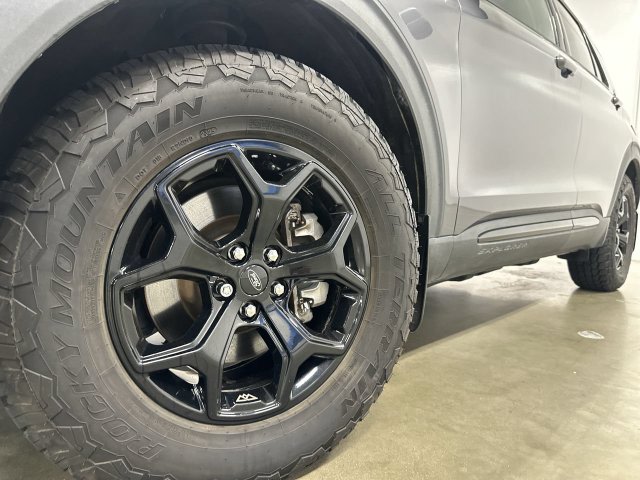 Thumbnail: 2022 Ford Explorer - 5