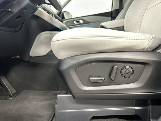 Thumbnail: 2025 Ford Explorer - 30