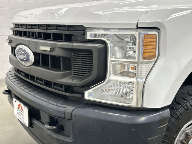 Thumbnail: 2020 Ford F-350 - 32