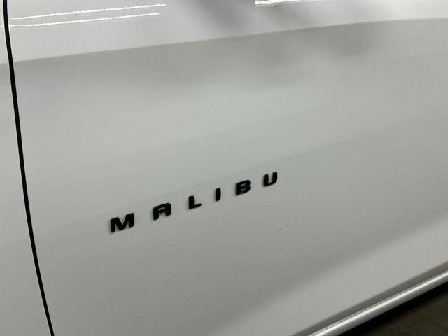 Thumbnail: 2022 Chevrolet Malibu - 4