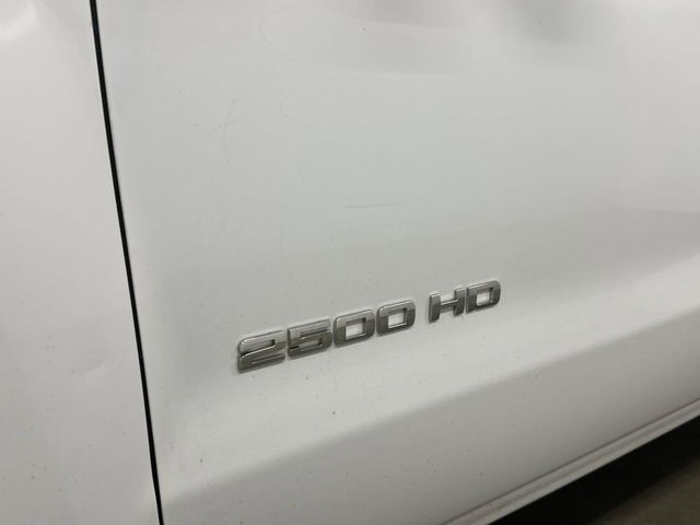 Thumbnail: 2017 Chevrolet Silverado 2500 - 4