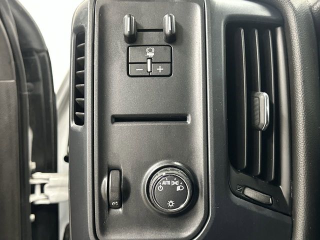 Thumbnail: 2017 Chevrolet Silverado 2500 - 22