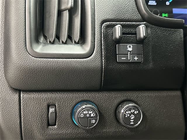 Thumbnail: 2021 Chevrolet Colorado - 24