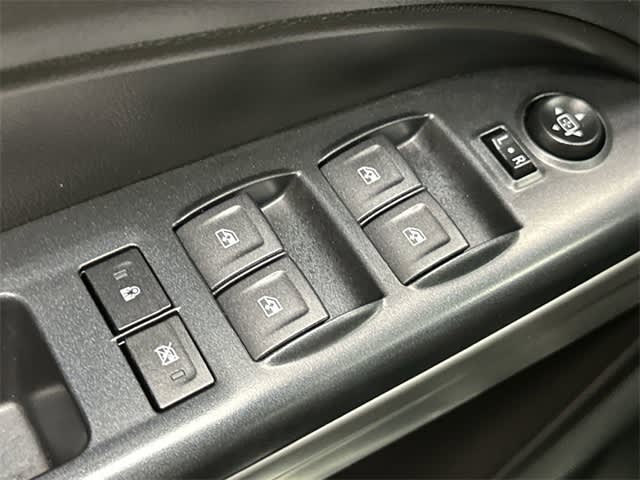 Thumbnail: 2021 Chevrolet Colorado - 25