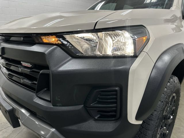 Thumbnail: 2026 Chevrolet Colorado - 32