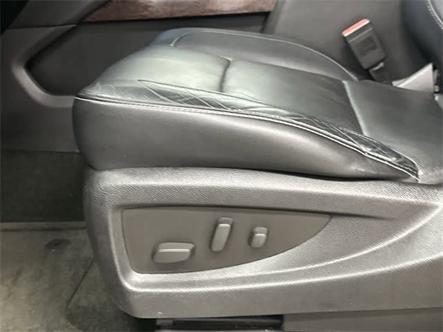 Thumbnail: 2016 GMC Yukon XL - 30