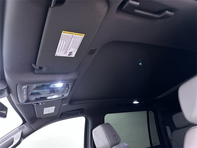 2022 GMC Yukon XL SLT 31