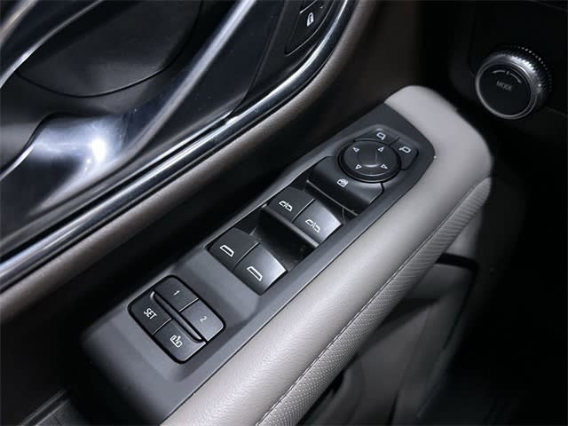 2022 GMC Yukon XL SLT 25