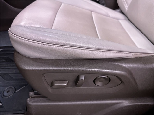 2022 GMC Yukon XL SLT 30