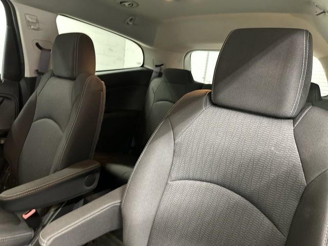 Thumbnail: 2015 Chevrolet Traverse - 21