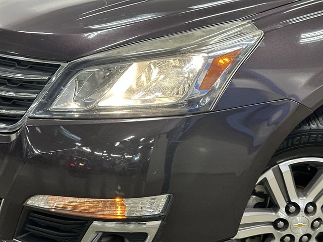 Thumbnail: 2015 Chevrolet Traverse - 32