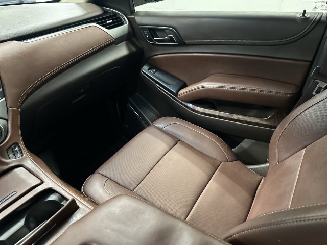 Thumbnail: 2016 Chevrolet Suburban - 8