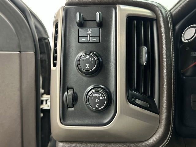 Thumbnail: 2015 GMC Sierra 3500 - 23