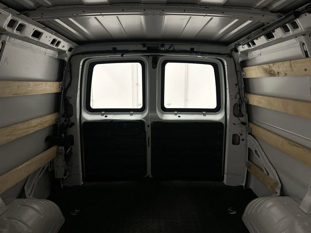 Thumbnail: 2024 GMC Savana - 21