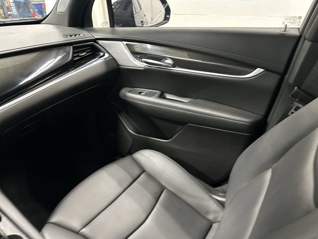 Thumbnail: 2023 Cadillac XT6 - 21