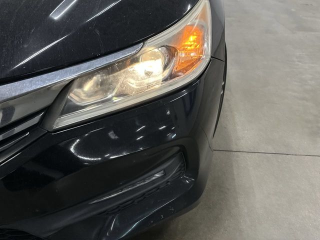 Thumbnail: 2016 Honda Accord - 32