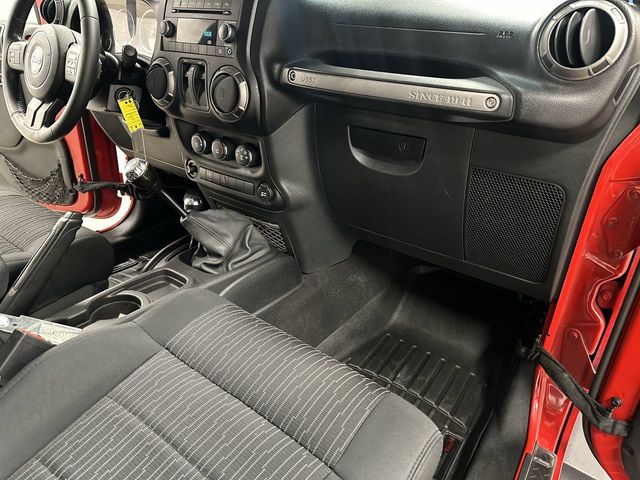 Thumbnail: 2011 Jeep Wrangler - 22