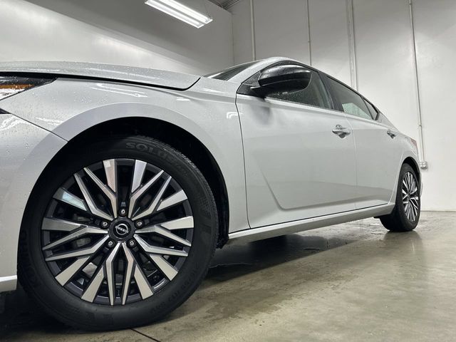 Thumbnail: 2025 Nissan Altima - 5