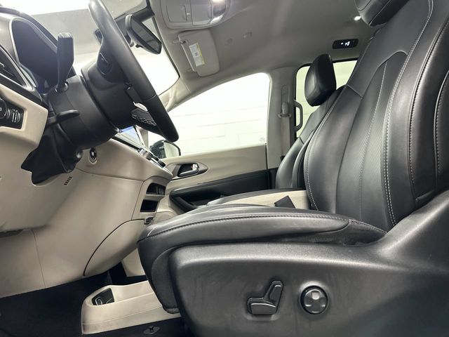 Thumbnail: 2024 Chrysler Pacifica - 30