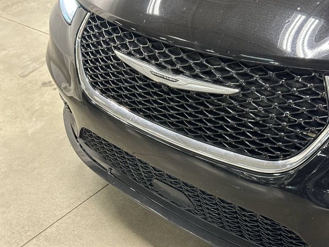 Thumbnail: 2024 Chrysler Pacifica - 4