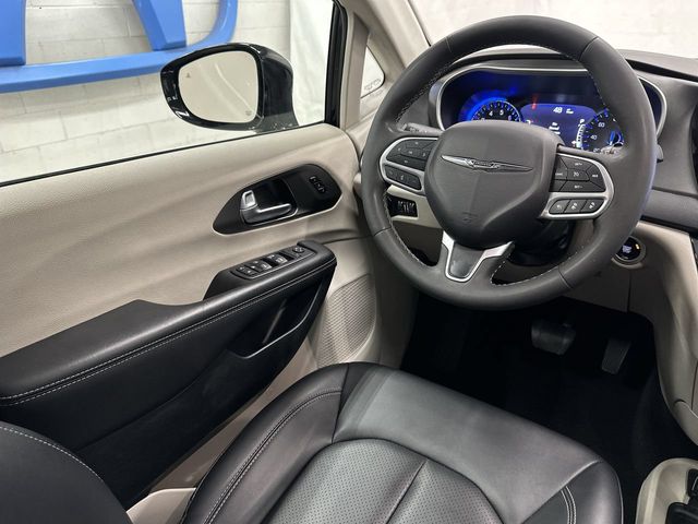Thumbnail: 2024 Chrysler Pacifica - 2