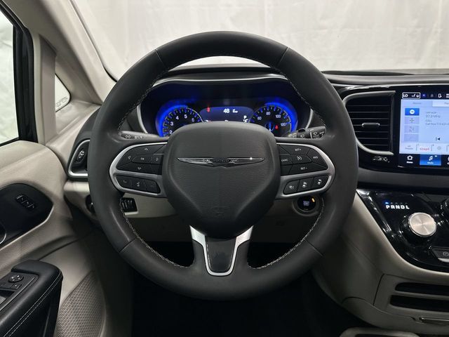 Thumbnail: 2024 Chrysler Pacifica - 6