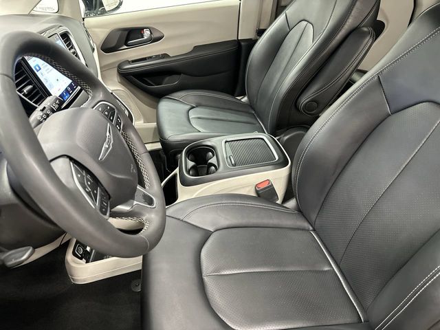 Thumbnail: 2024 Chrysler Pacifica - 7