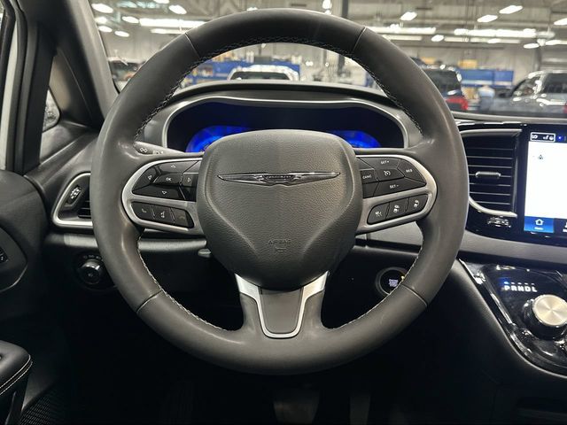 Thumbnail: 2025 Chrysler Pacifica - 6