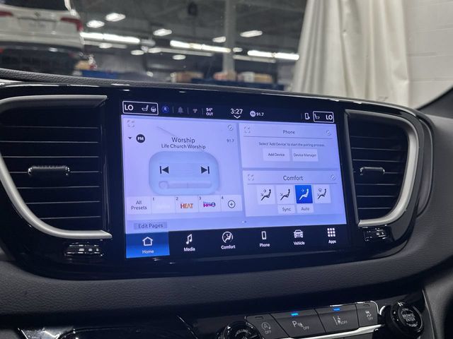 Thumbnail: 2025 Chrysler Pacifica - 9