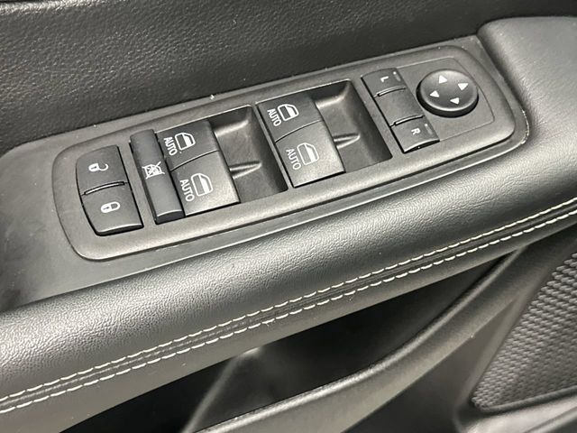 Thumbnail: 2025 Chrysler Pacifica - 25