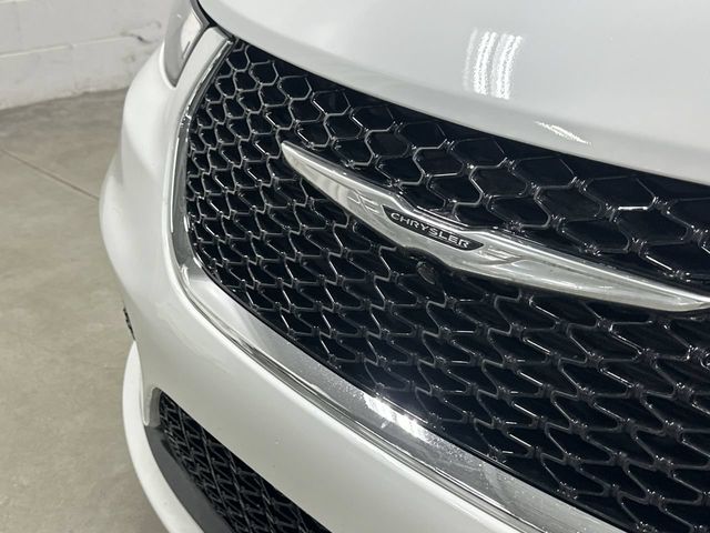Thumbnail: 2025 Chrysler Pacifica - 4